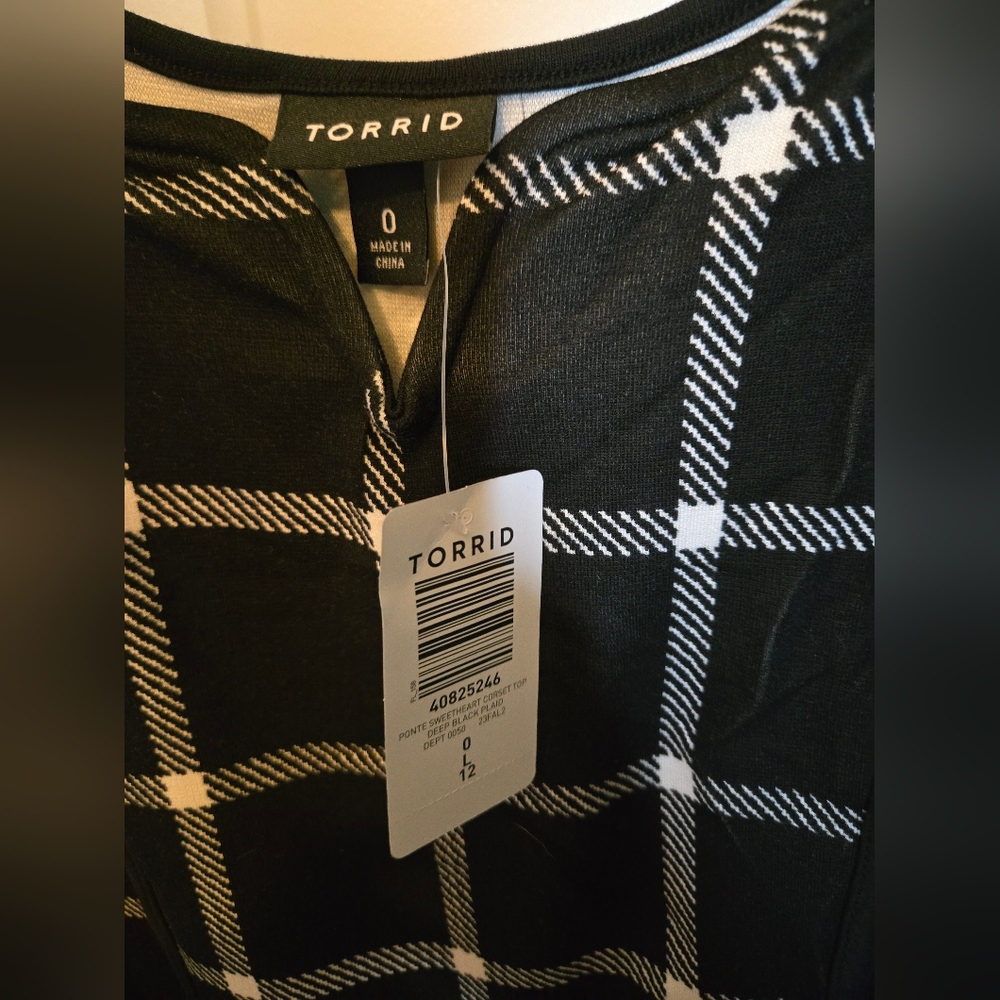 TORRID Black and White Checkered Women's Top - Size 0 - Picture 3 of 3